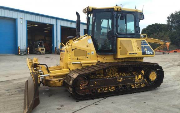 Среднегабаритный бульдозер Komatsu D51